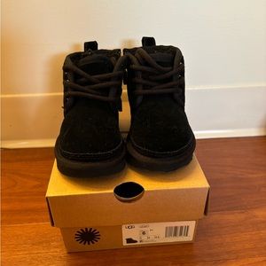 UGG Kids Neumel II Water Resistant Chukka Boot. Black. Size 6.